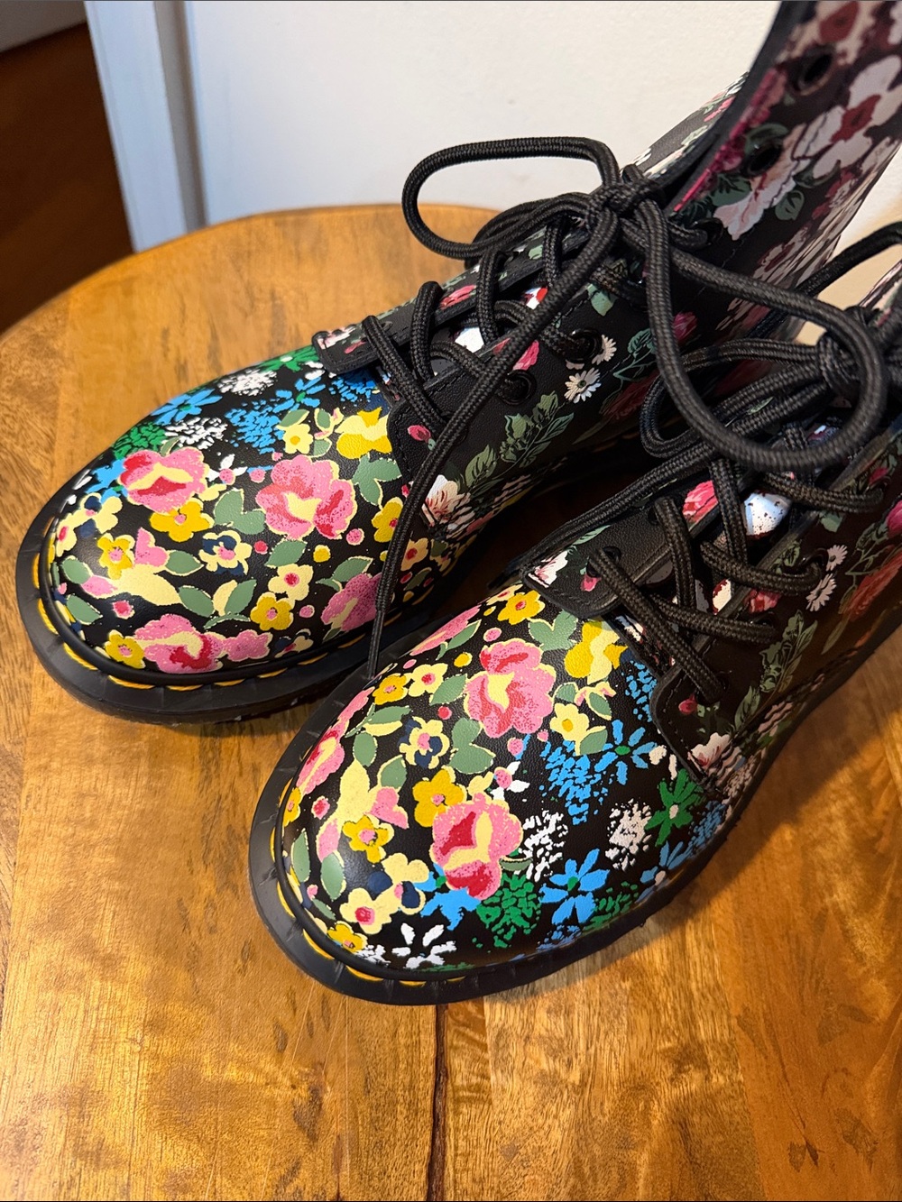 Dr. Martens 1460 Pascal in Floral Mash Up Backhand Women's Size 9 - Picture 2 of 5